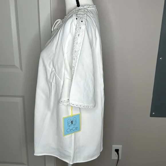 Cece Eyelet Trim Moss Crepe Top - Picture 4 of 8